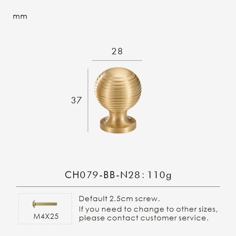 Measurement chart with a French luxury brass gold knob 28 mm long and dimensions on a white background. 