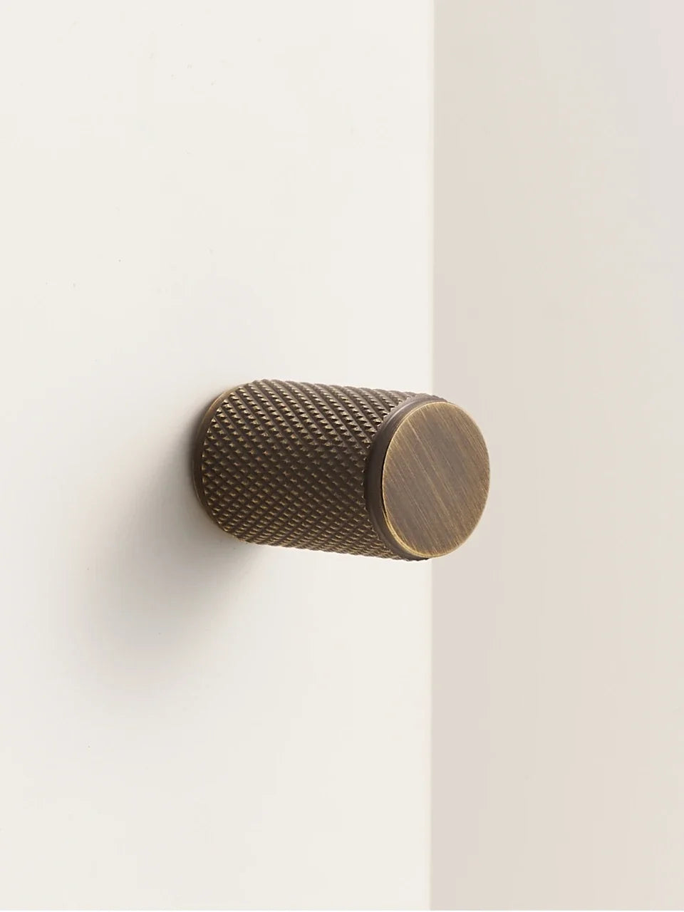 Solid Brass Cross Knurled Handle – Diamond-Cut T-Bar & Cabinet Knob