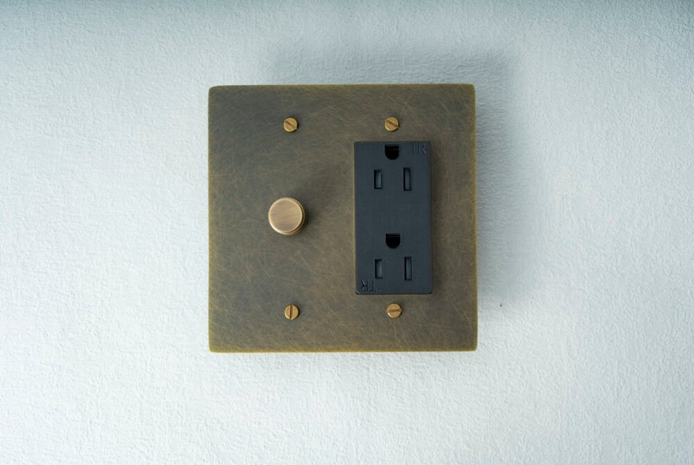 1dimmer Outlet Bronze