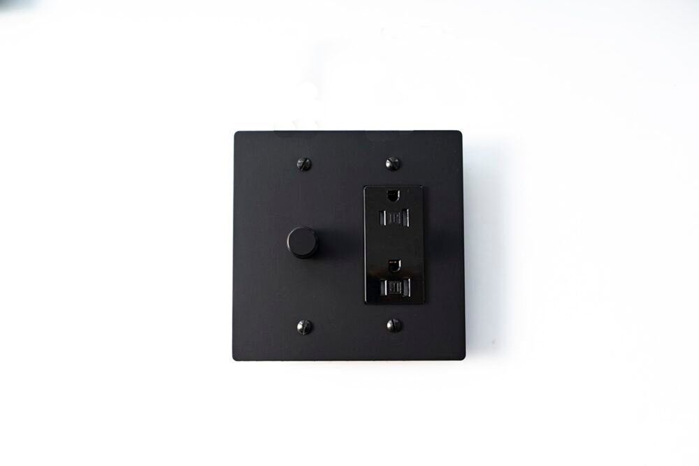 1dimmer Outlet Full black